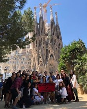 UIW students in front of Cathedral in Spain 2018