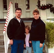 Pat, Raegan and Sharon Kroll Ledbetter, '92, visit the campus from Arizona before Christmas