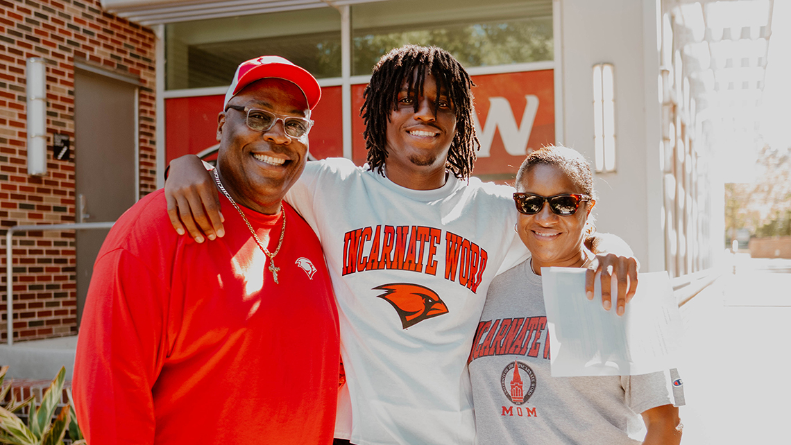 UIW student and parents