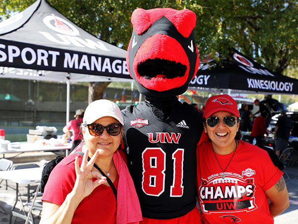 UIW community at homecoming