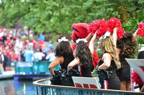 UIW Cheerleaders on San Antonio River