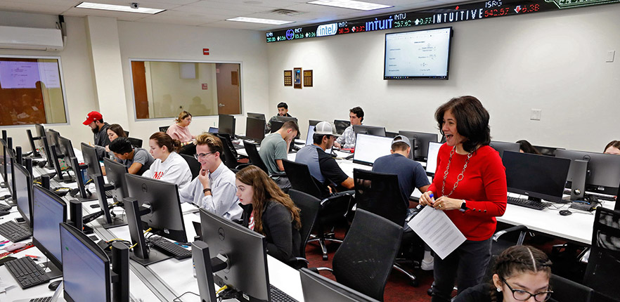 Finance class at the HEBSBA at UIW