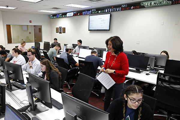 Dr. Alicia Rubio teaches in the Finance Lab