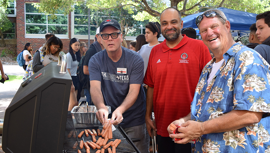 Students and faculty attend HEBSBA cookout