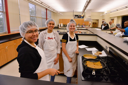 nutrition students in lab