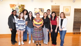 honor students with rigoberta Menchú Tum