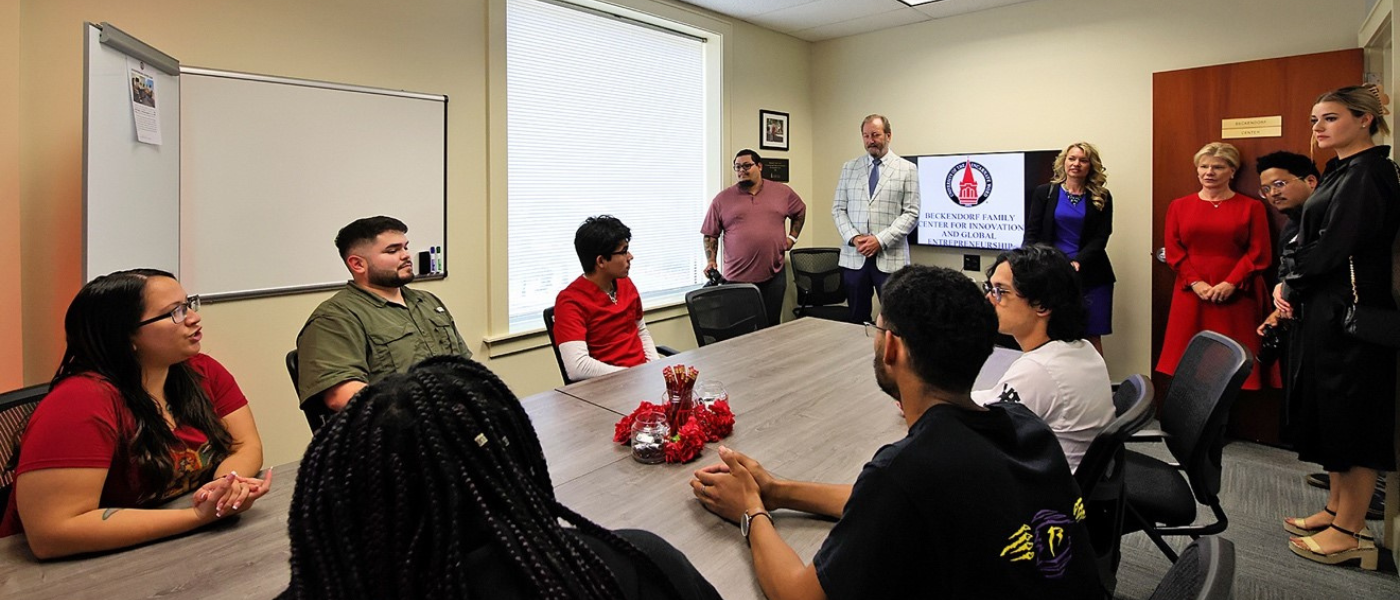 Scott Beckendorf speaks to students at The Beckendorf Family Center for Innovation and Global Entrepreneurship