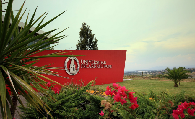 UIW entrance sign in Mexico