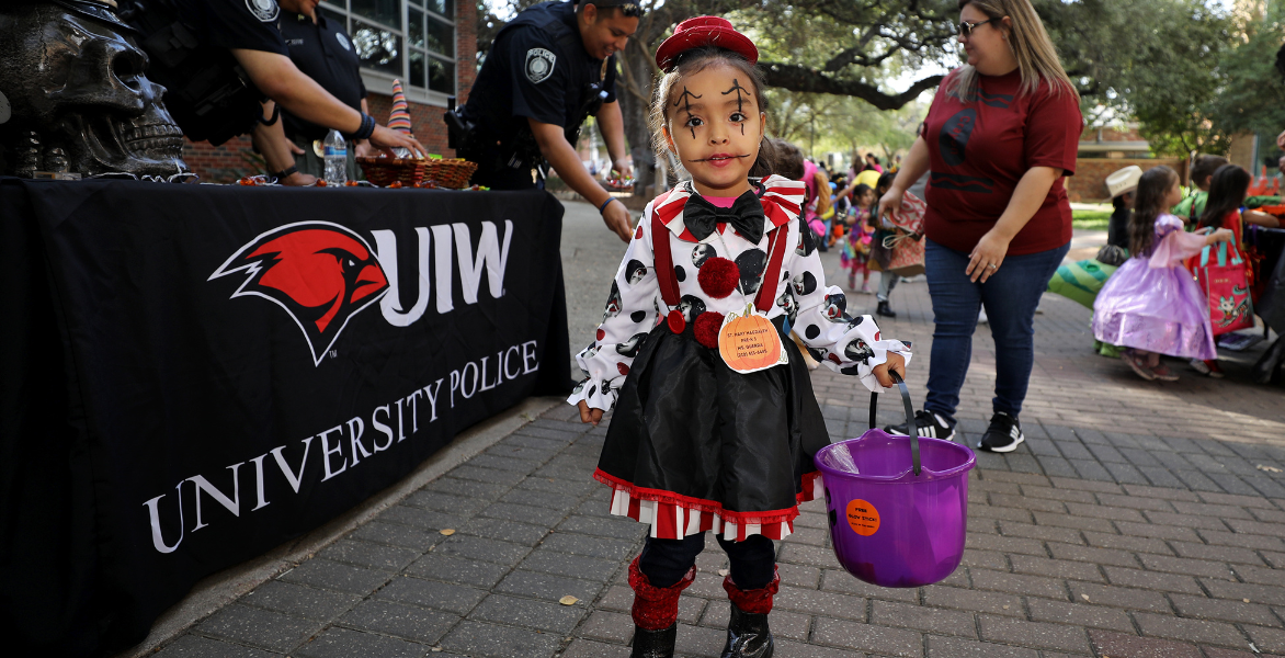 Young child dressed as a cowgirl