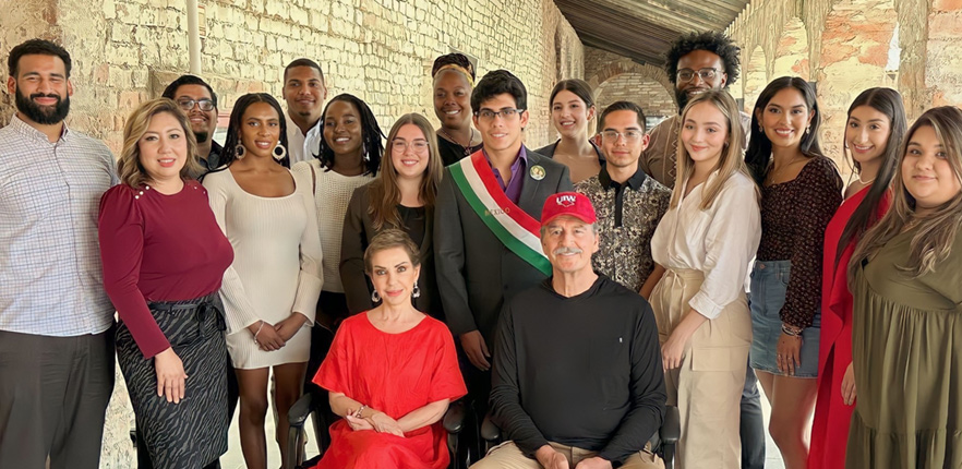 Students in Former Mexico President Fox and First Lady 