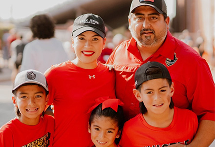 UIW student with his parents