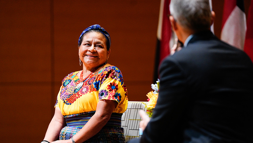 Rigoberta Menchú Tum event photo 9