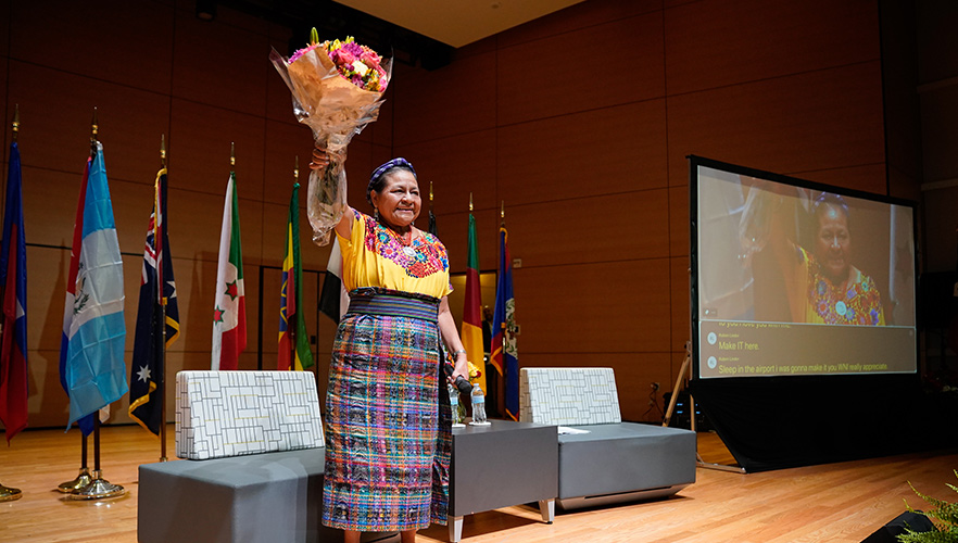 Rigoberta Menchú Tum event photo 4