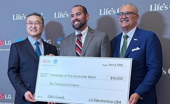 Chris Jung, CEO of LG Electronics North America; Dr. Kevin Milligan, UIW Director of Behavioral Health Services; Dan Gillison, Jr., CEO of NAMI