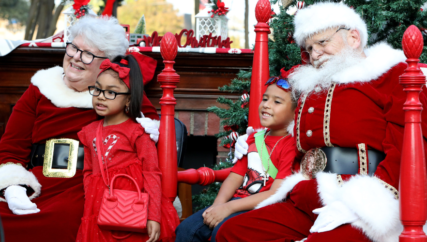 Kids with Santa and Mrs. Claus